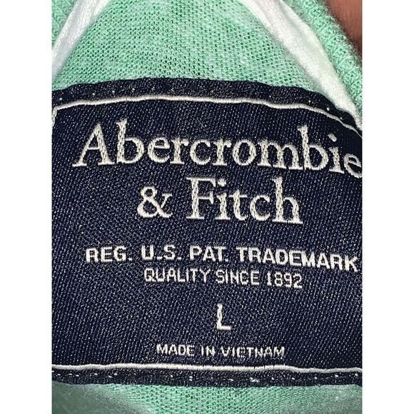 Abercrombie and Fitch Green Short Sleeve Shirt - Picture 2 of 2